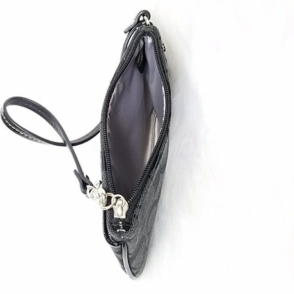 Coach wristlet  - Picture 4 of 8